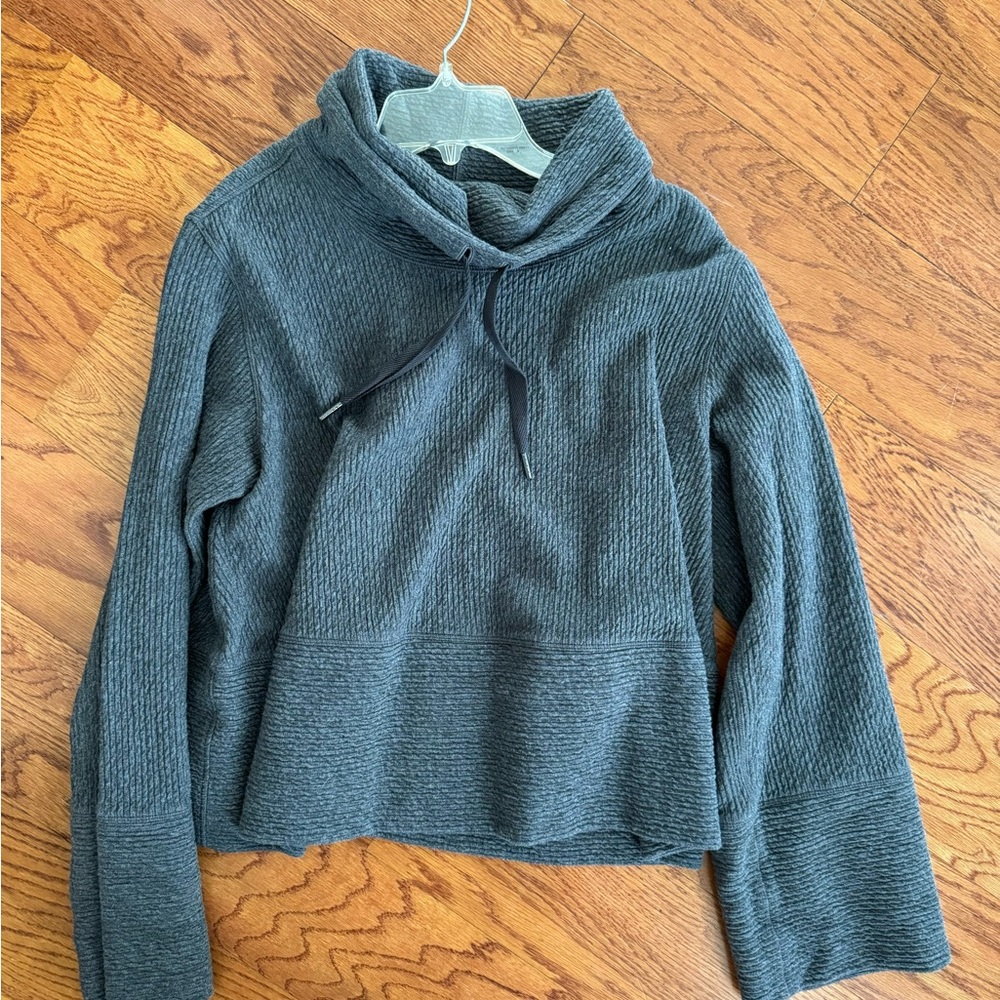 Lululemon Grey Crop